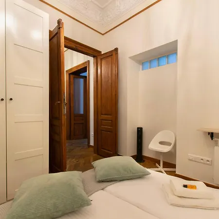 Apartman Magnificent Zyblikiewicza 11a, Location *