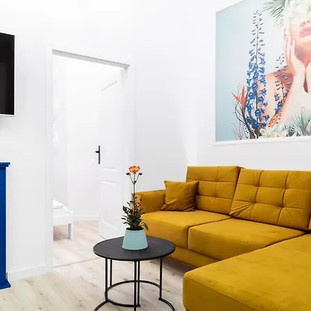 Apartament Magnificent Zyblikiewicza 11a, Location *