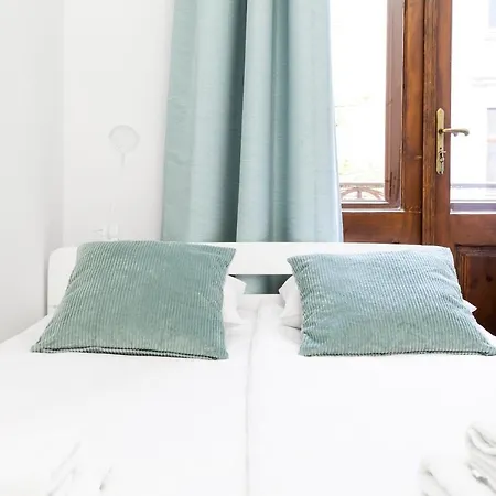 Magnificent Zyblikiewicza 11a, Location *