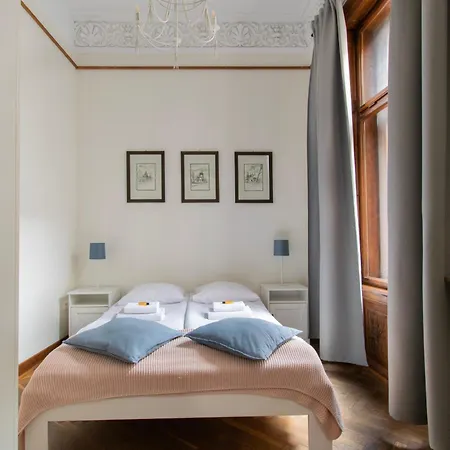 Magnificent Zyblikiewicza 11a, Location