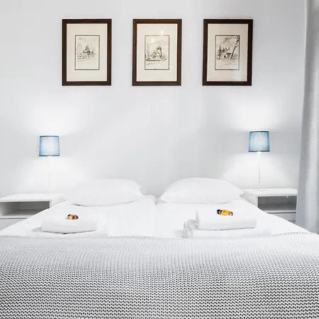 Magnificent Zyblikiewicza 11a, Location *