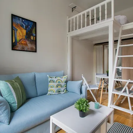 Apartman Magnificent Zyblikiewicza 11a, Location *