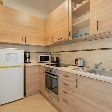 Διαμέρισμα Magnificent Zyblikiewicza 11a, Location Krasków